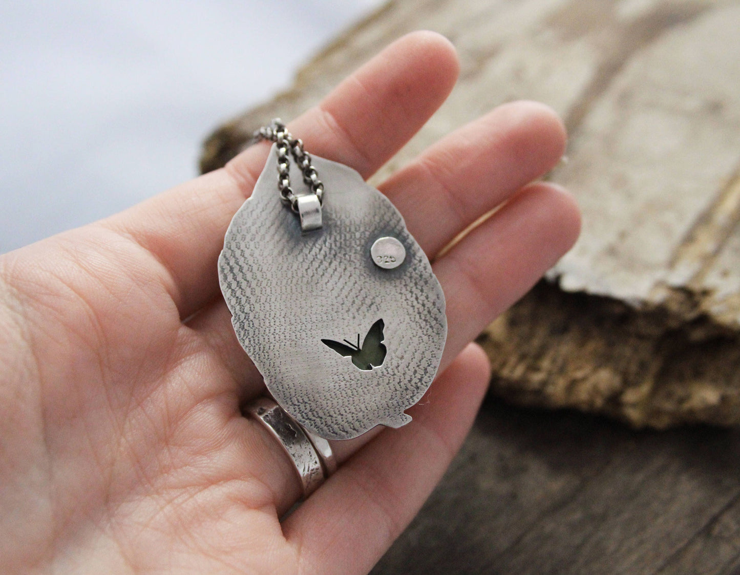 Gecko lizard and leaf with Serpentine, ooak, hand crafted pendant