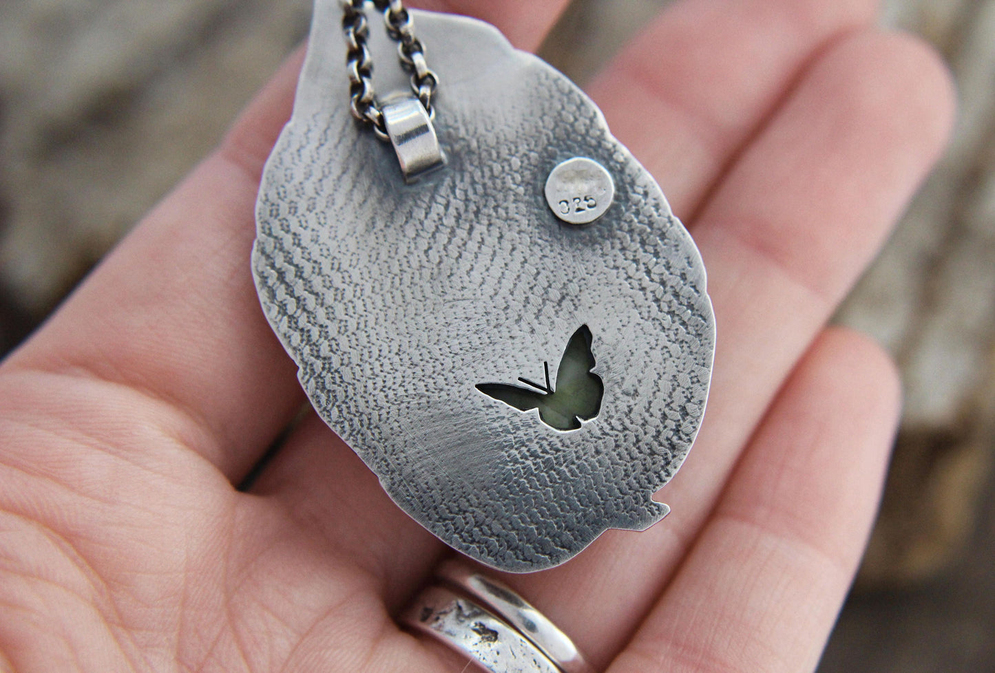 Gecko lizard and leaf with Serpentine, ooak, hand crafted pendant